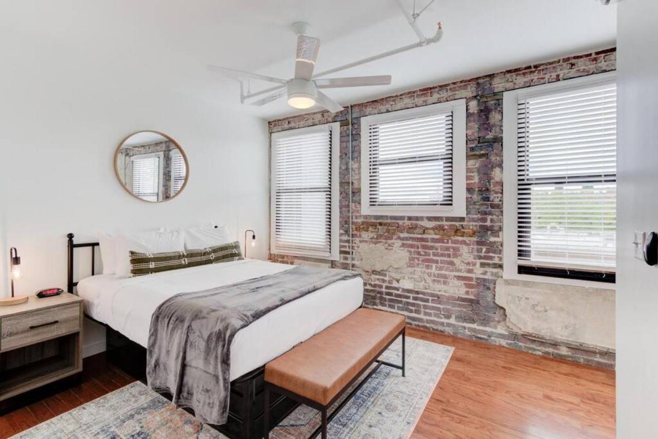 Revitalized Historic Place Appartement *
